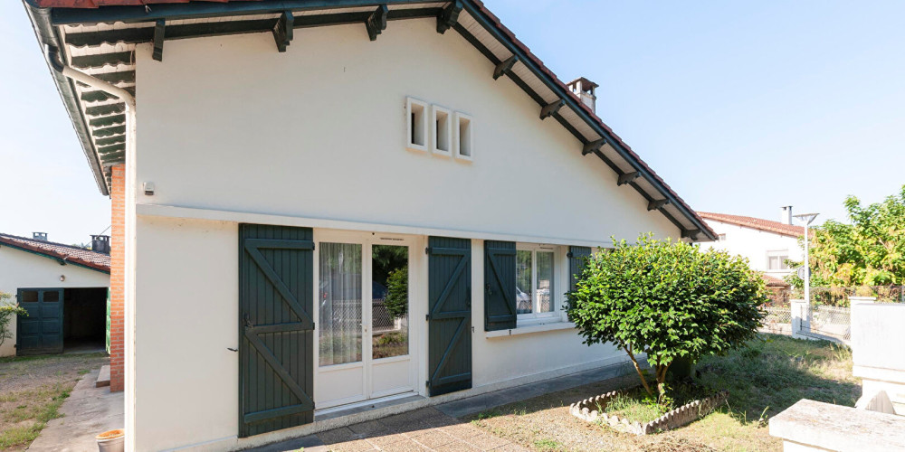 maison à ST PIERRE DU MONT (40280)